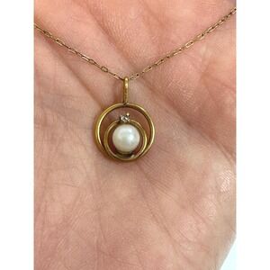 Vintage Faux Pearl Circle Pendant Necklace